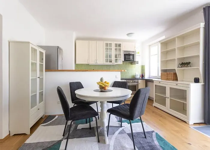 Апартаменты New Shalalaliving - My Cosy Near Schoenbrunn - Vthg